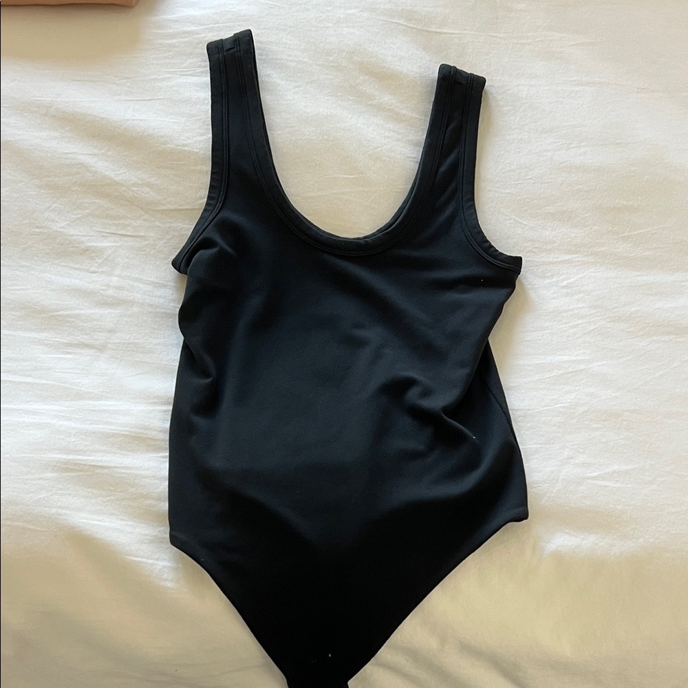 Nuuds seamless scoop tank bodysuit - black